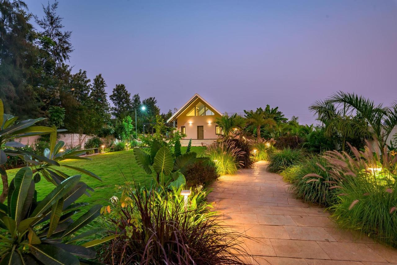 Saffronstays Eden, Nashik - Pet-Friendly Villa With Pool, Jacuzzi & Grape Farm Eksteriør billede