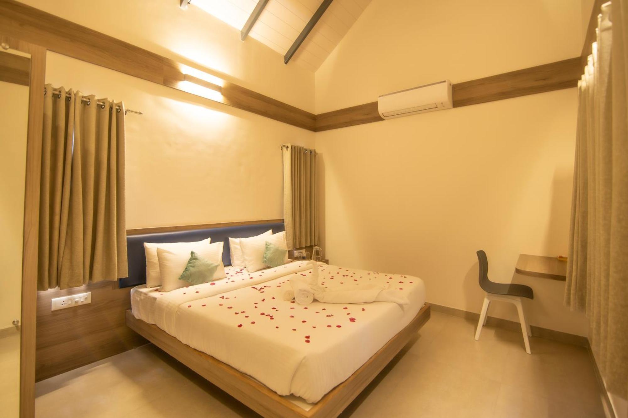 Saffronstays Eden, Nashik - Pet-Friendly Villa With Pool, Jacuzzi & Grape Farm Eksteriør billede